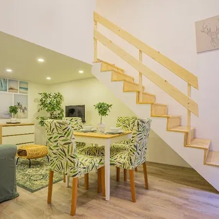 Cosy Flat In Akacfa Str., Aya *