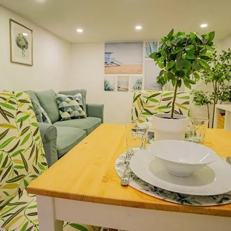 Апартаменты Cosy Flat In Akacfa Str., Aya Будапешт