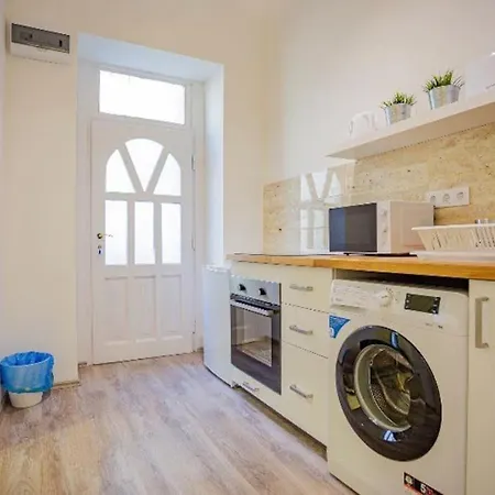 Cosy Flat In Akacfa Str., Aya Διαμέρισμα Βουδαπέστη