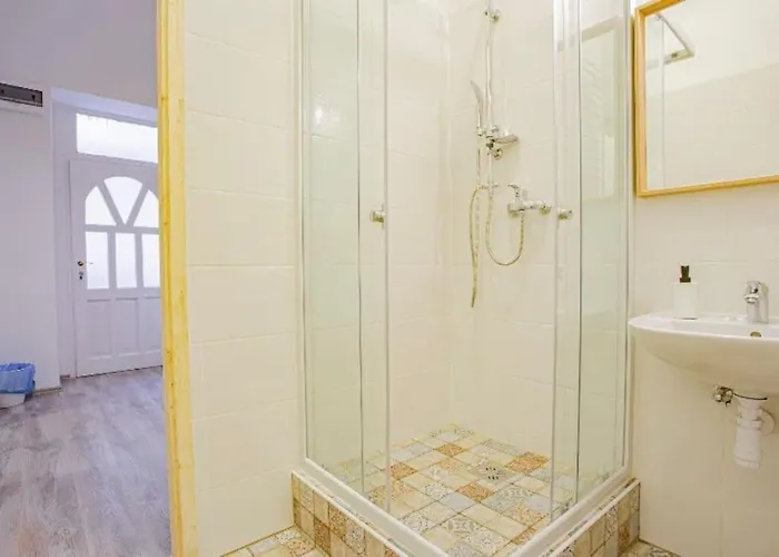 Cosy Flat In Akacfa Str., Aya