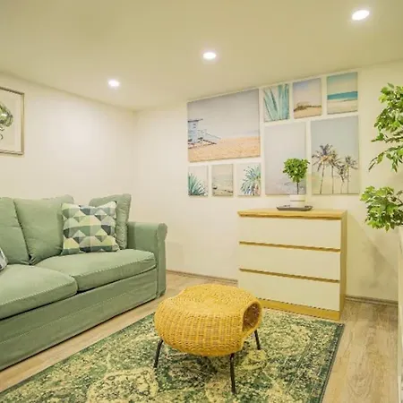 Cosy Flat In Akacfa Str., Aya شقة بودابست