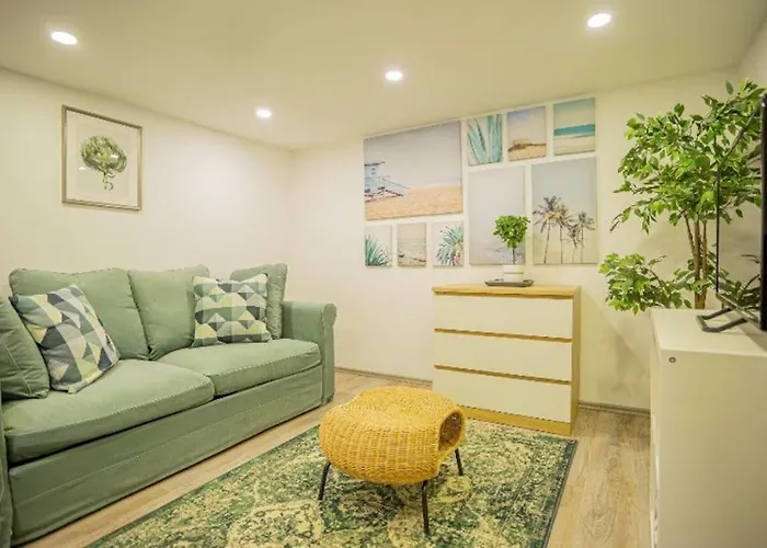 Cosy Flat In Akacfa Str., Aya شقة بودابست